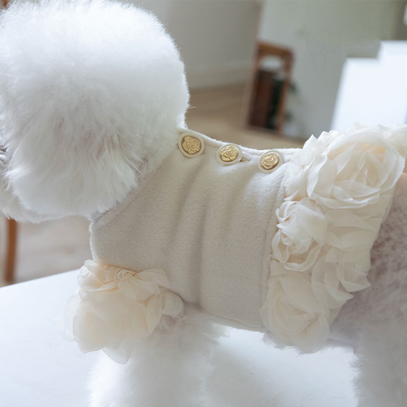 犬服 ワンピース 秋冬 ドッグウェア ペット服 ドレス 防寒着 お洒落 小型犬 。 高級 薔薇 背中開き 暖かい お出かけウェア コート 中型犬 パーティー